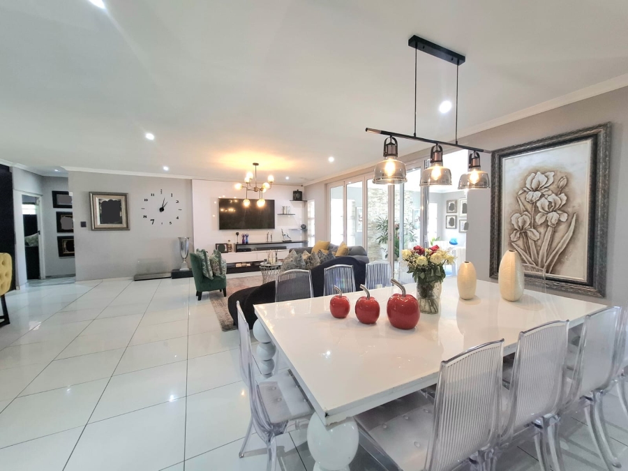 5 Bedroom Property for Sale in Gonubie Eastern Cape